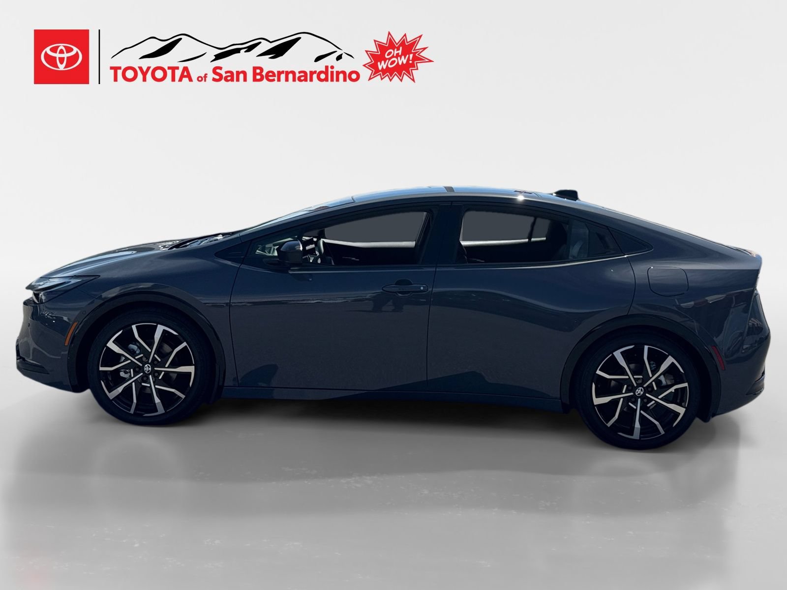 New 2027 Toyota Prius Plug-In Hybrid FWD image 2