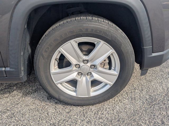 Used 2022 Jeep Compass Latitude image 12