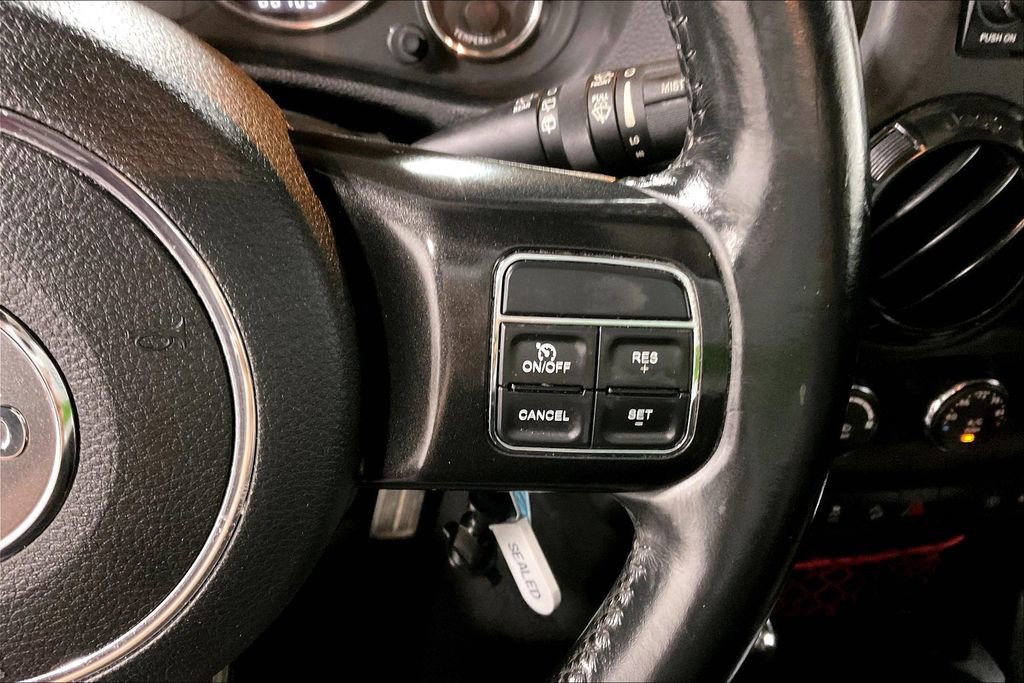 Used 2017 Jeep Wrangler Unlimited Rubicon image 25