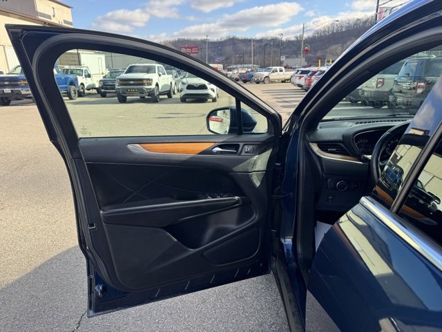 Used 2015 Lincoln MKC AWD w/ Equipment Group 102A Reserve image 11