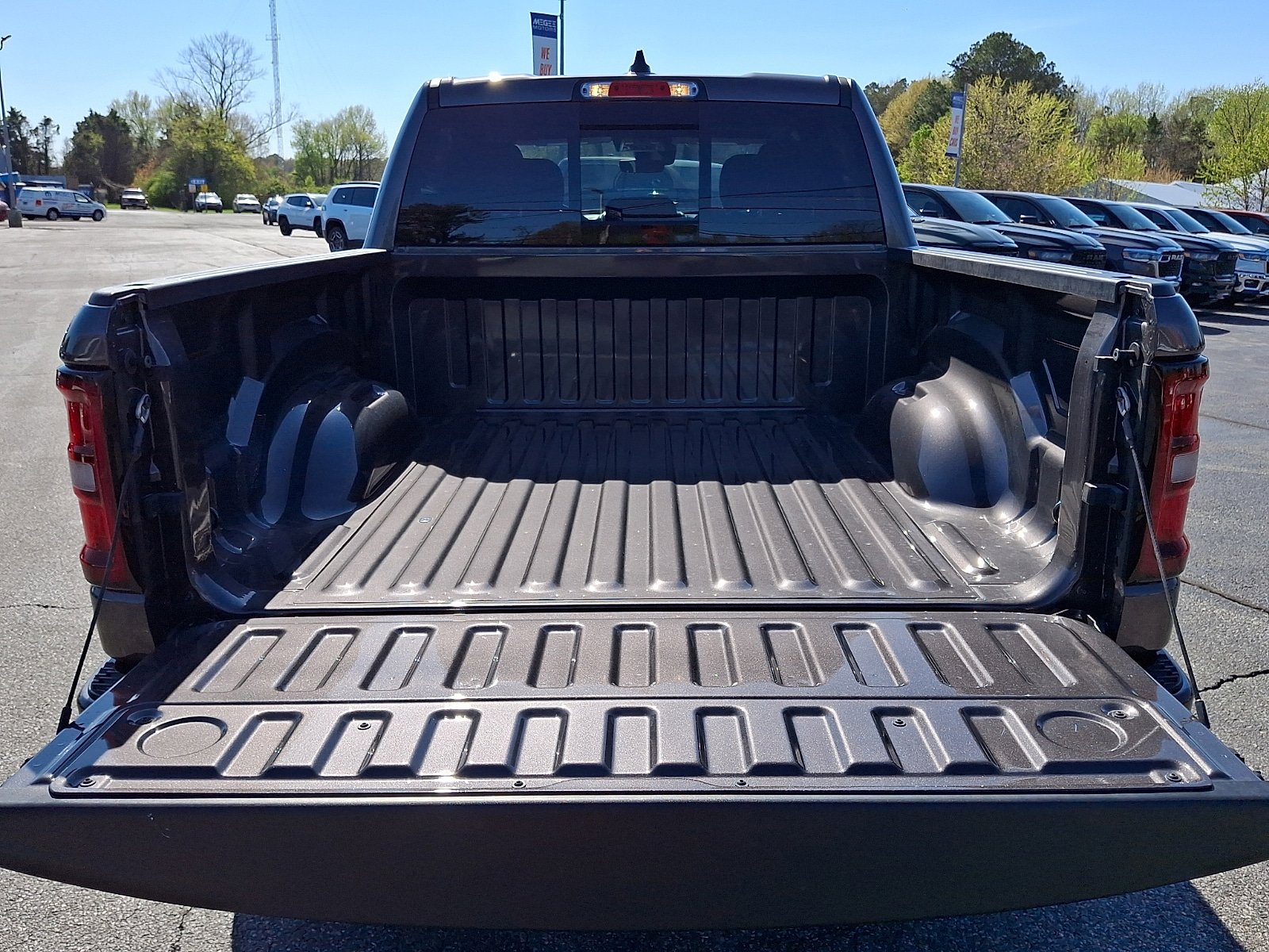 New 2026 RAM 1500 Express AWD/4WD image 21