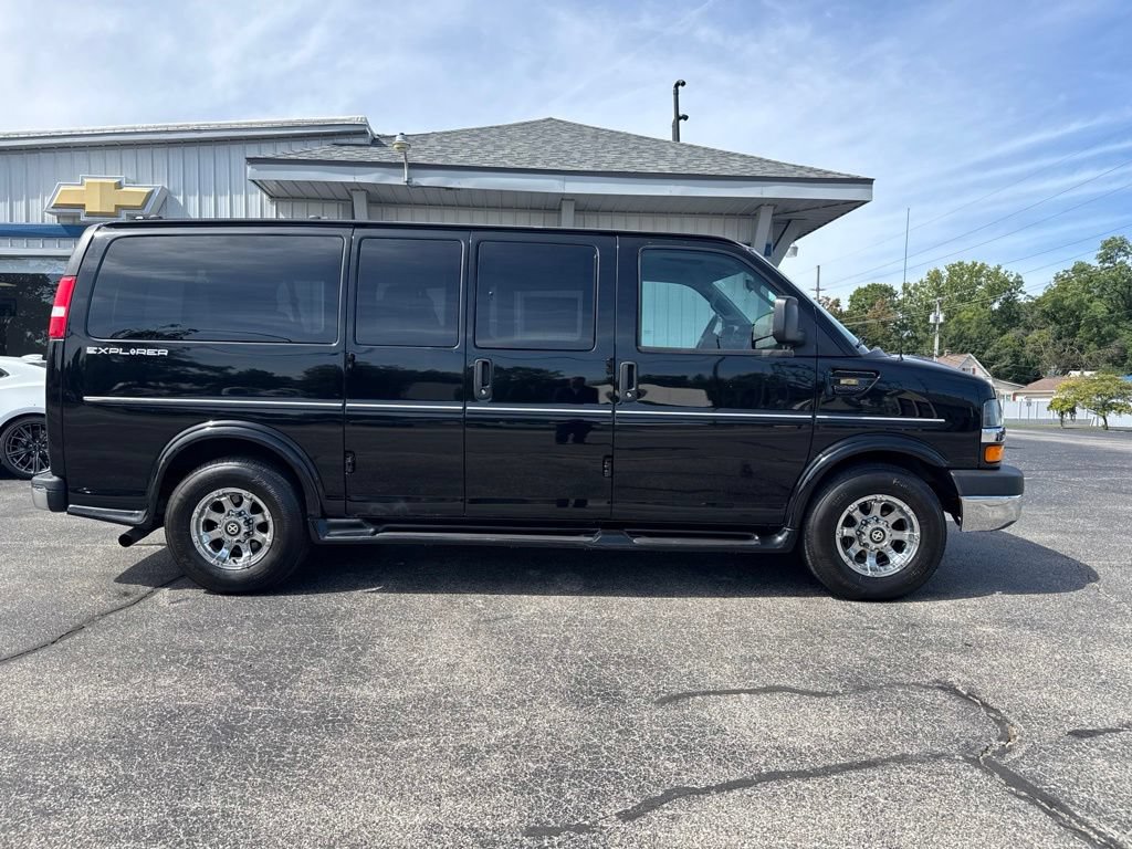 Used 2016 Chevrolet Express 2500 RWD image 8