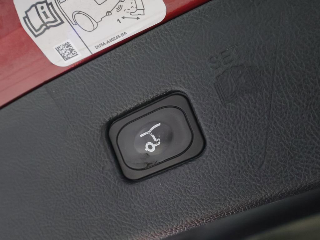 Used 2018 Ford Edge Titanium w/ Equipment Group 301A image 23