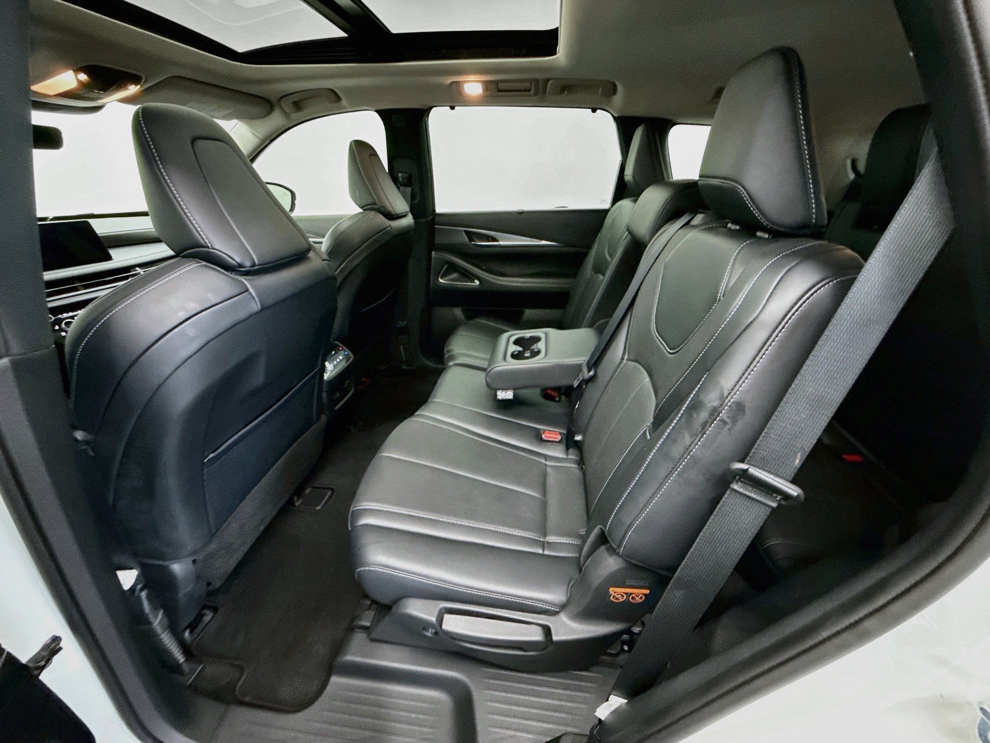 Used 2023 INFINITI QX60 Luxe w/ Performance Audio Package AWD/4WD image 30