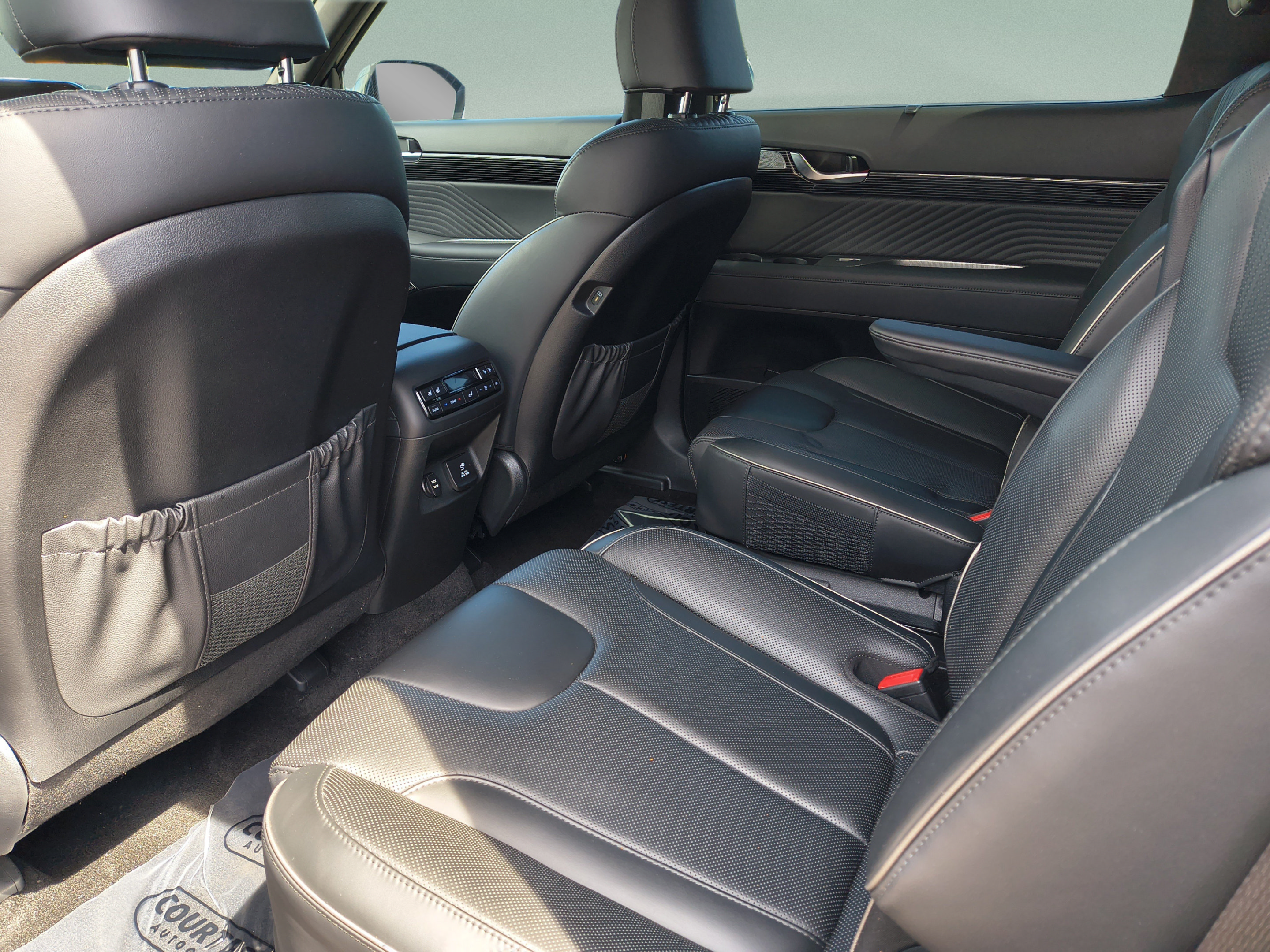 Certified 2024 Hyundai Palisade Calligraphy FWD image 15