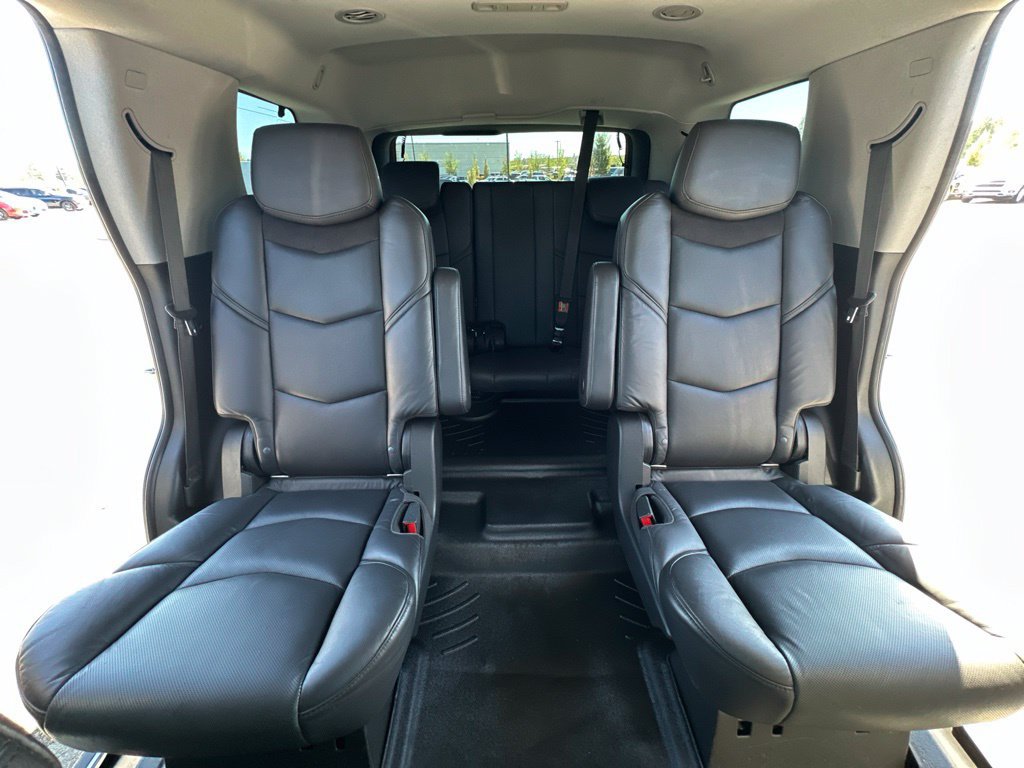 Used 2020 Cadillac Escalade Luxury RWD image 38