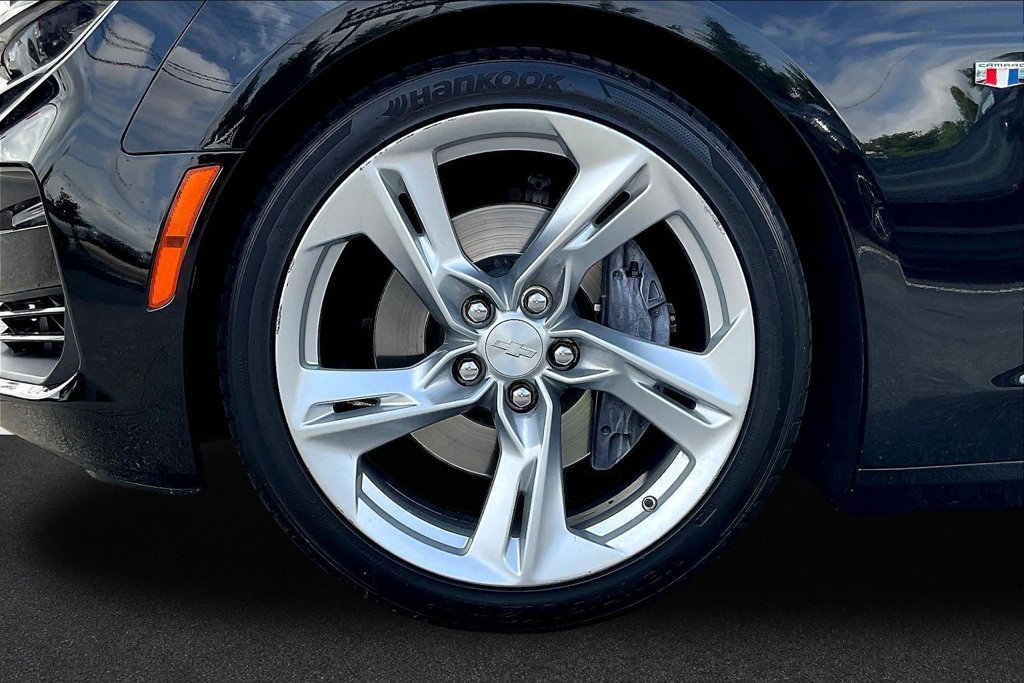 Used 2020 Chevrolet Camaro SS RWD image 25