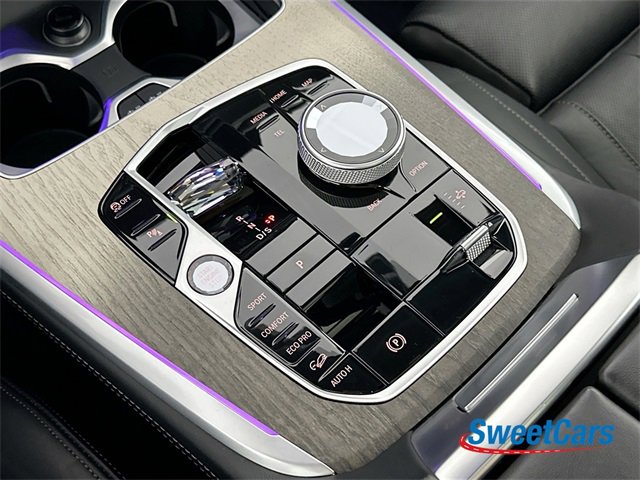 Used 2023 BMW X7 M60i w/ Executive Package image 37