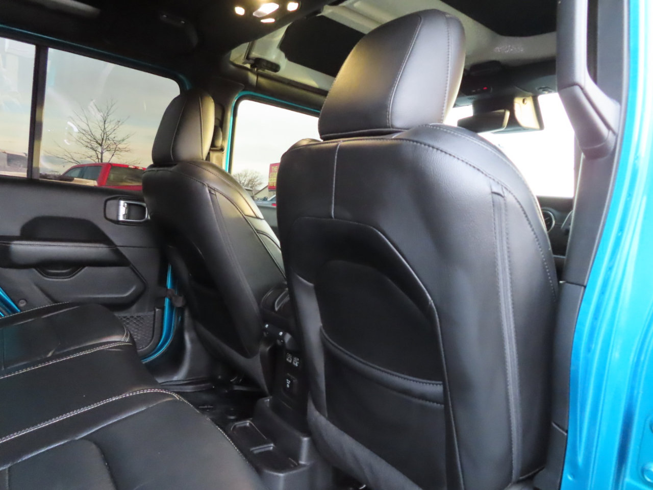 Used 2019 Jeep Wrangler Unlimited Sahara image 42