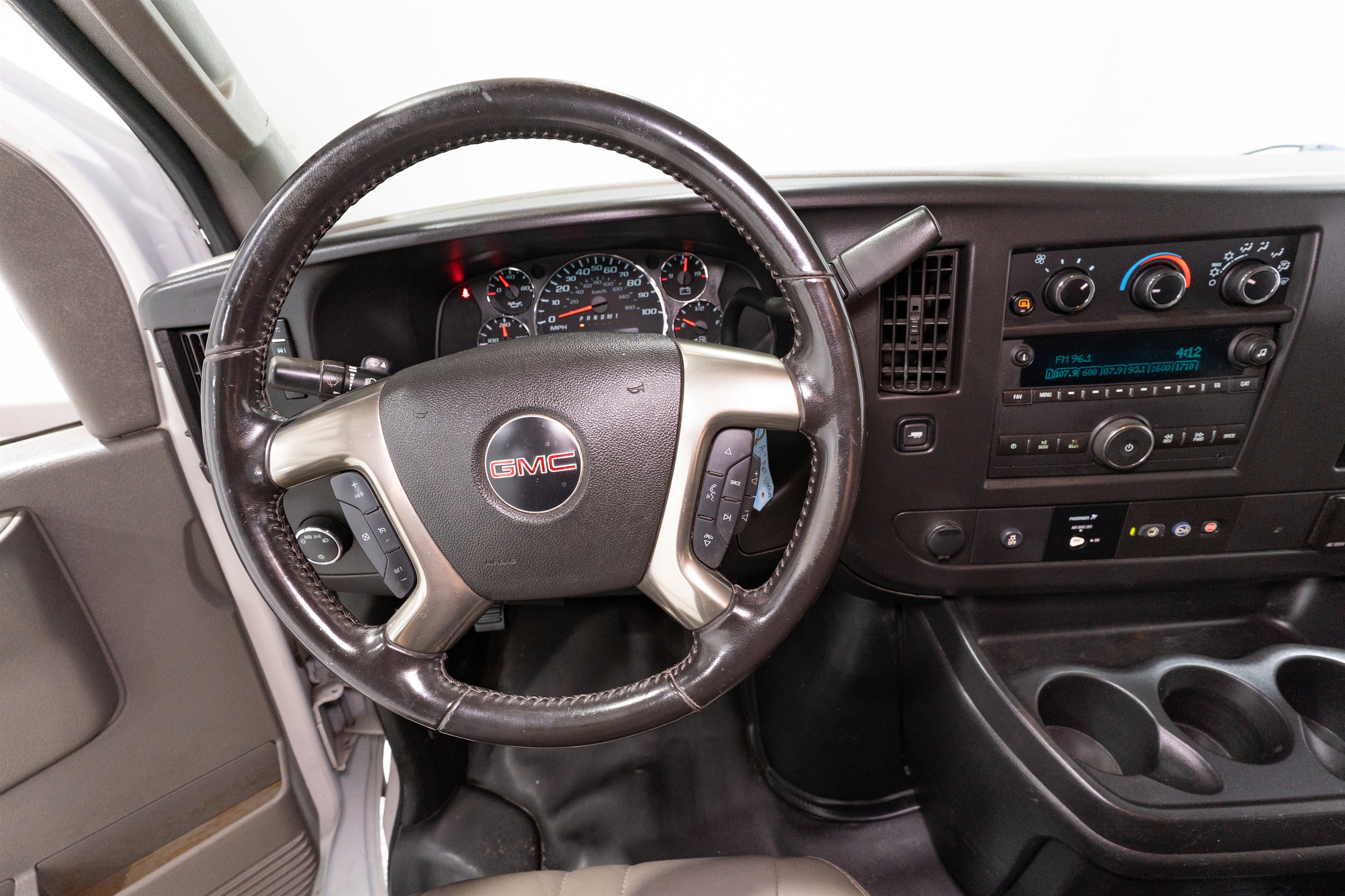 Used 2019 GMC Savana 2500 w/ Driver Convenience Package RWD image 17