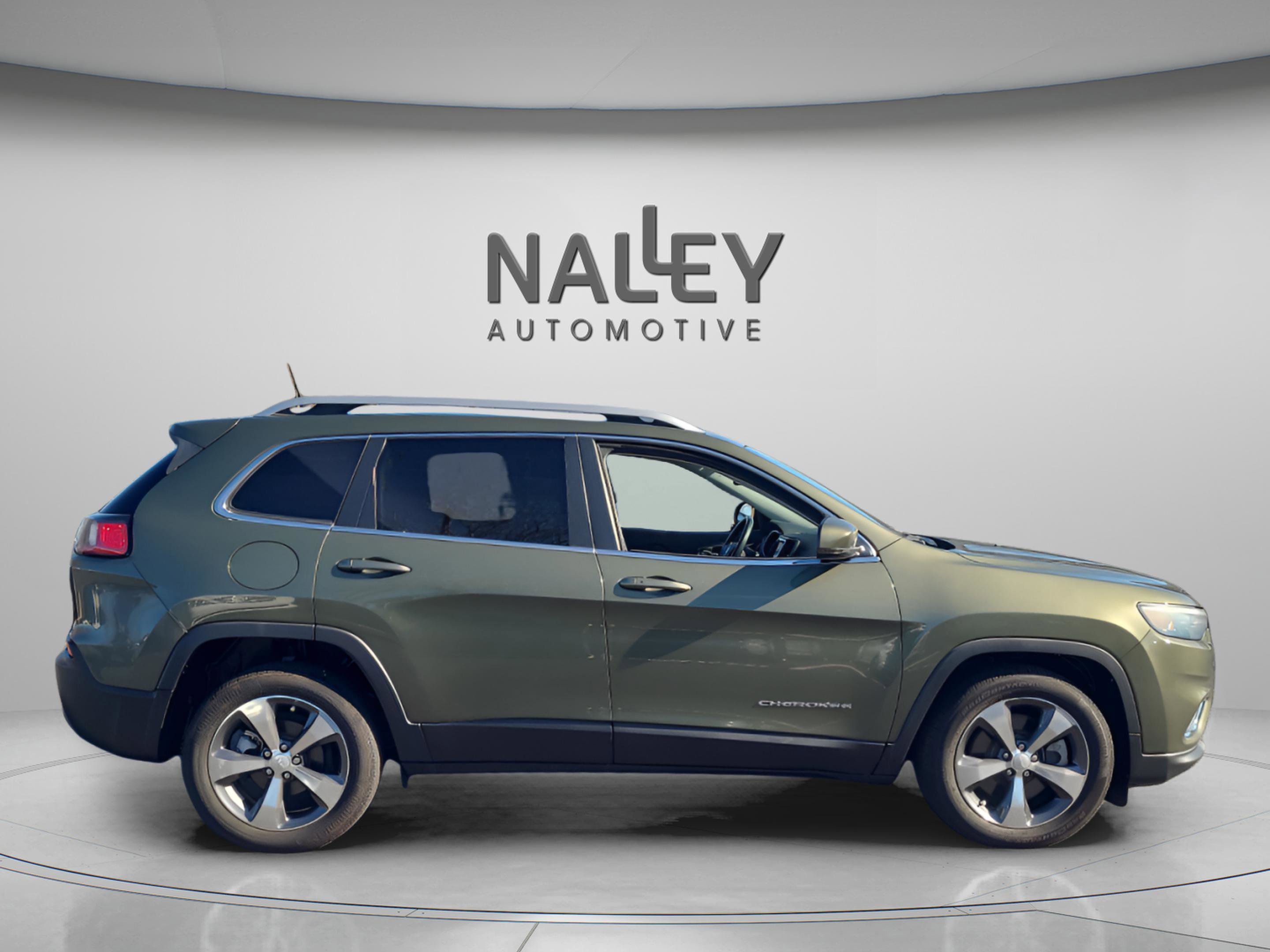 Used 2019 Jeep Cherokee Limited w/ Luxury Group image 6
