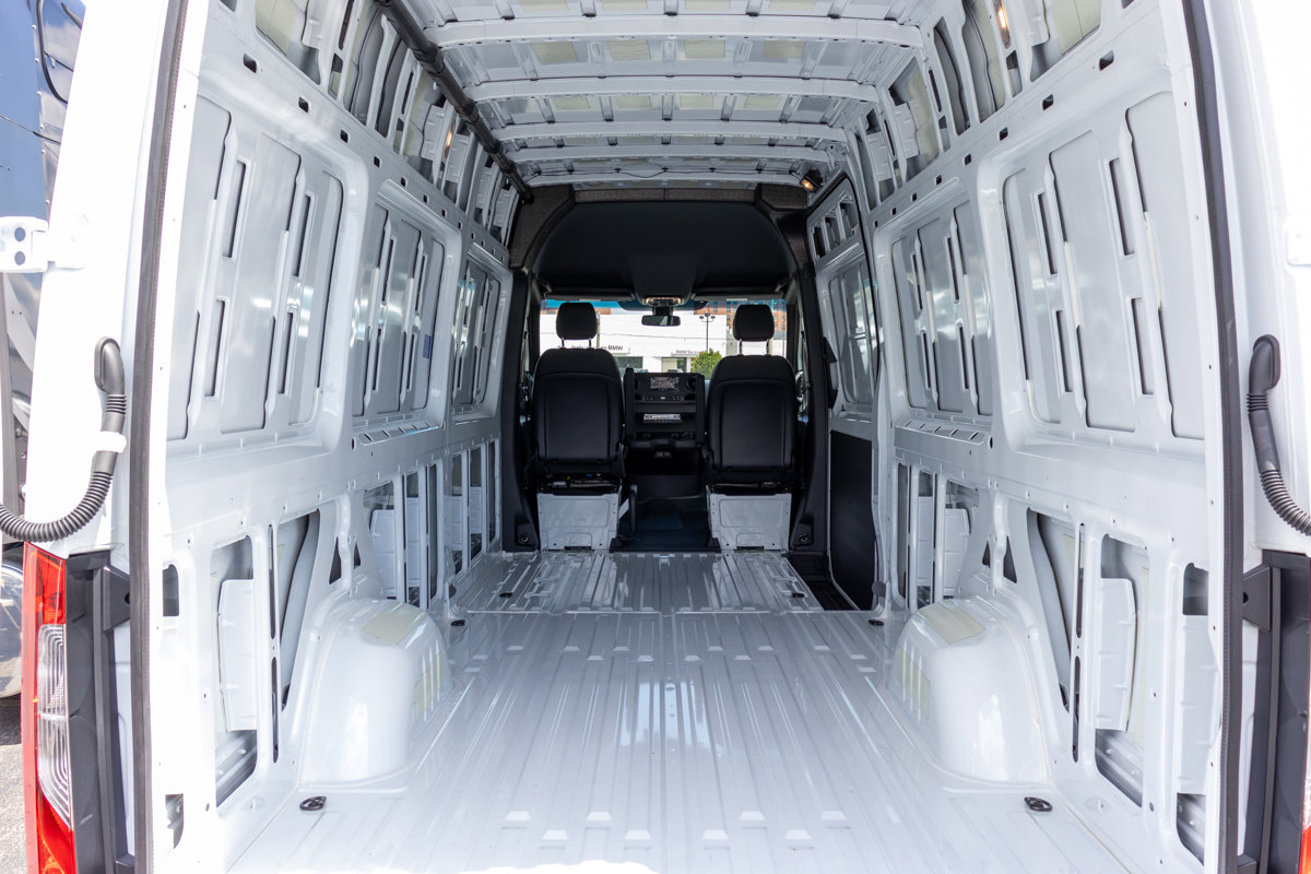 Used 2024 Mercedes-Benz Sprinter 2500 image 11