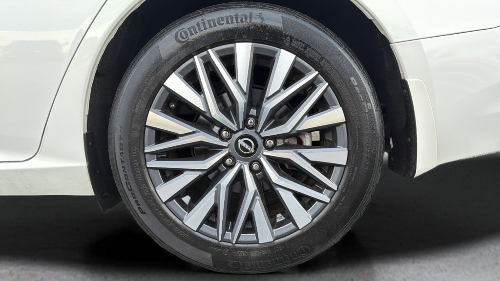 Certified 2023 Nissan Altima 2.5 SV w/ SV Premium Package FWD image 29