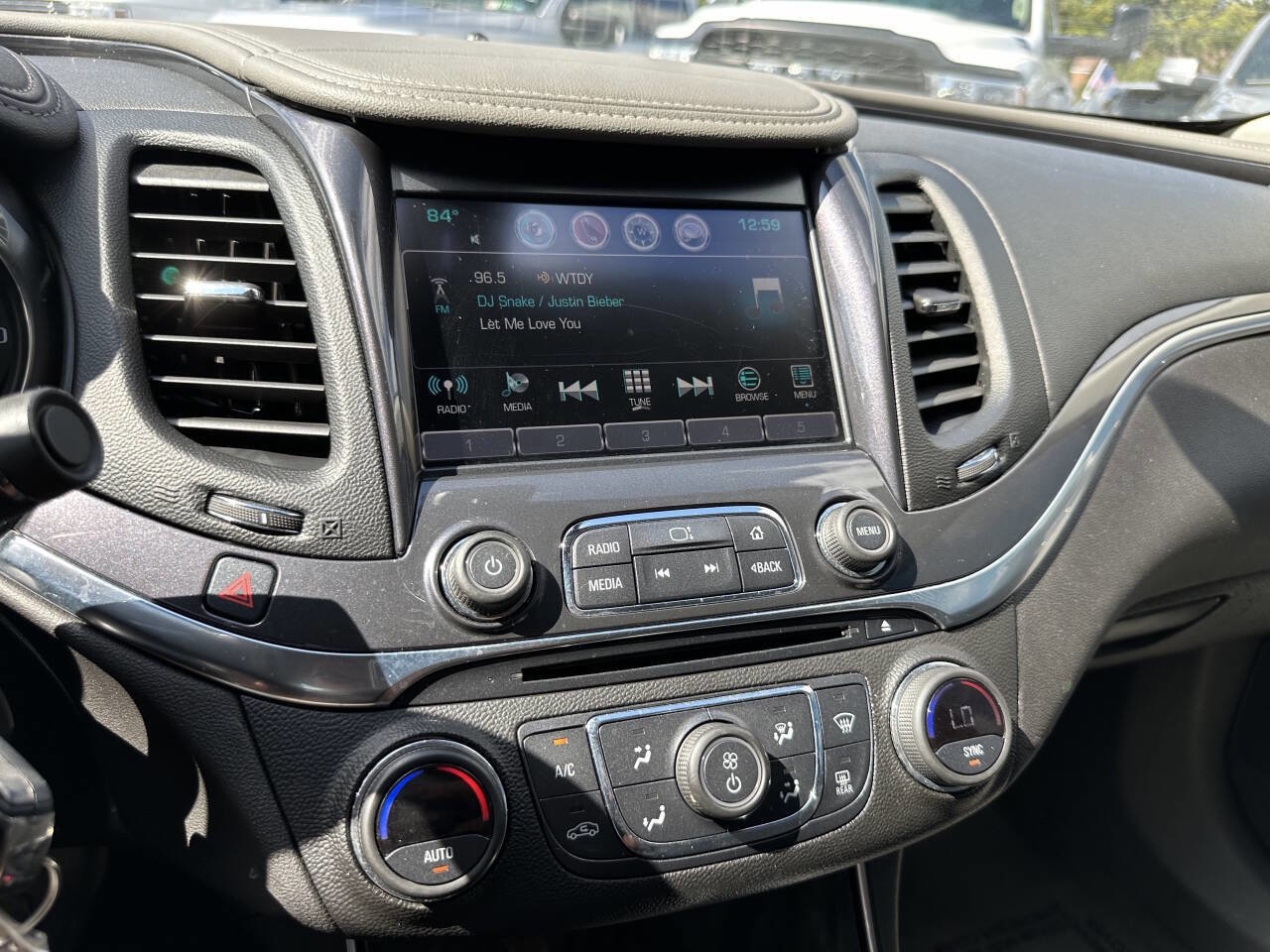 Used 2014 Chevrolet Impala LT w/ Convenience Package FWD image 21