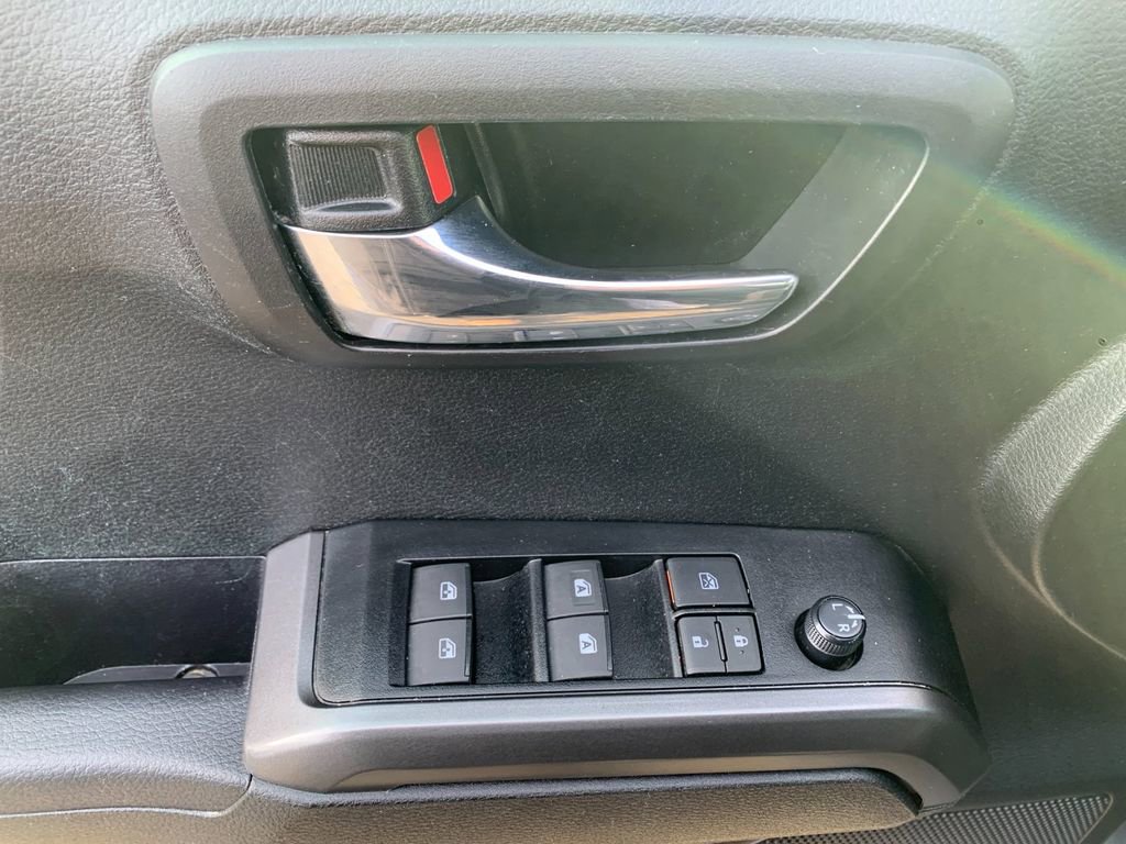 Used 2023 Toyota Tacoma TRD Off-Road image 12