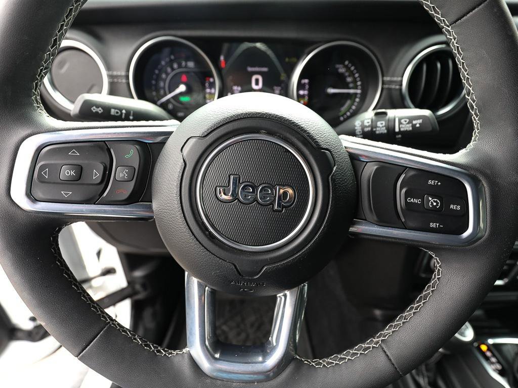 Used 2023 Jeep Wrangler Unlimited Sahara w/ Cold Weather Group AWD/4WD image 15