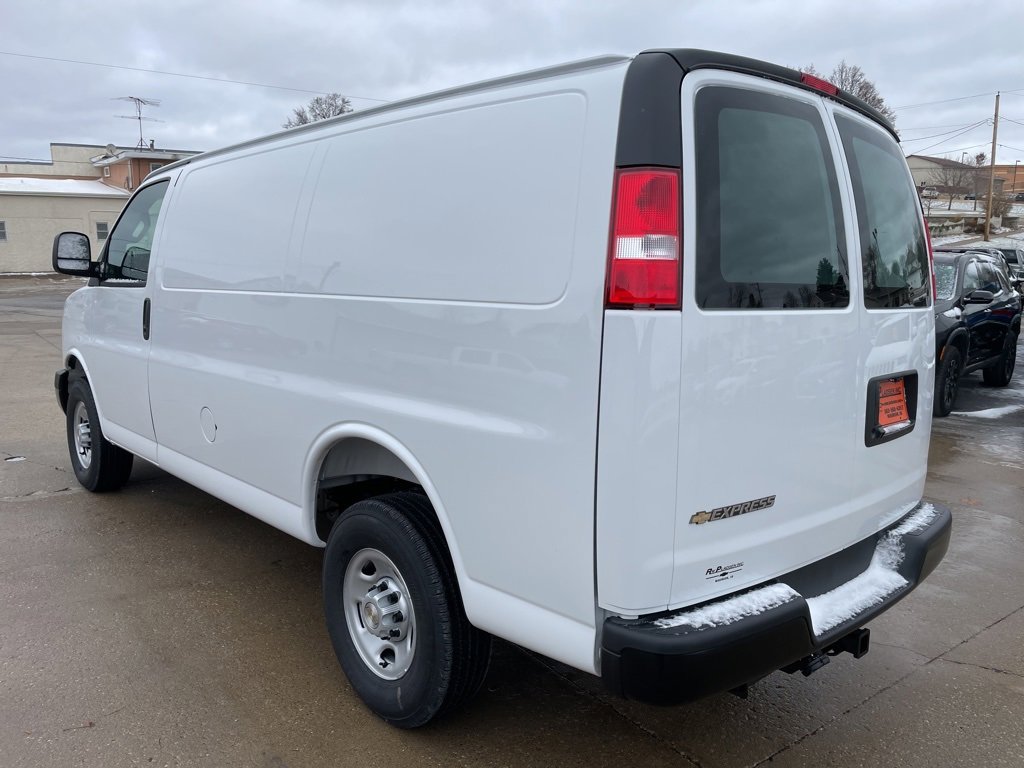 New 2025 Chevrolet Express 3500 w/ Driver Convenience Package image 7