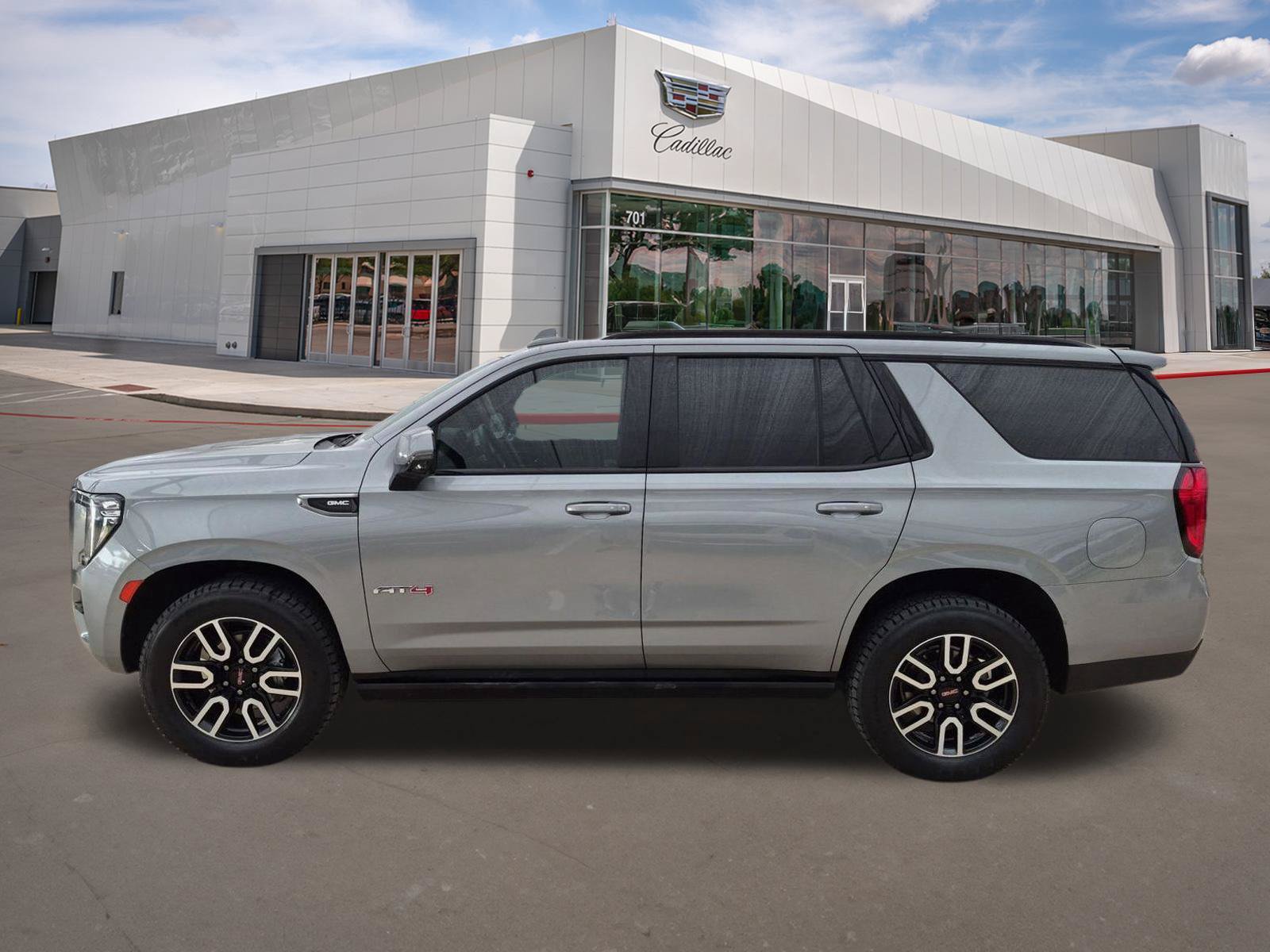 Used 2023 GMC Yukon AT4 w/ AT4 Premium Package AWD/4WD image 3