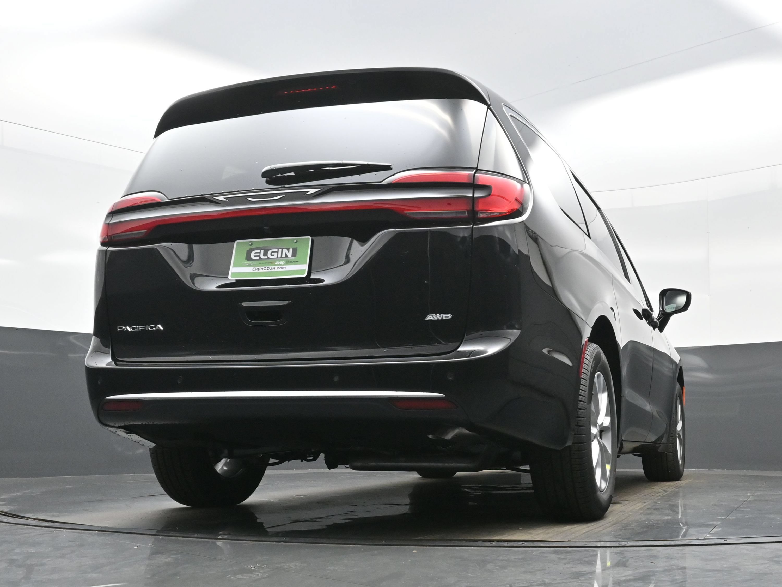 New 2027 Chrysler Pacifica Select AWD/4WD image 18