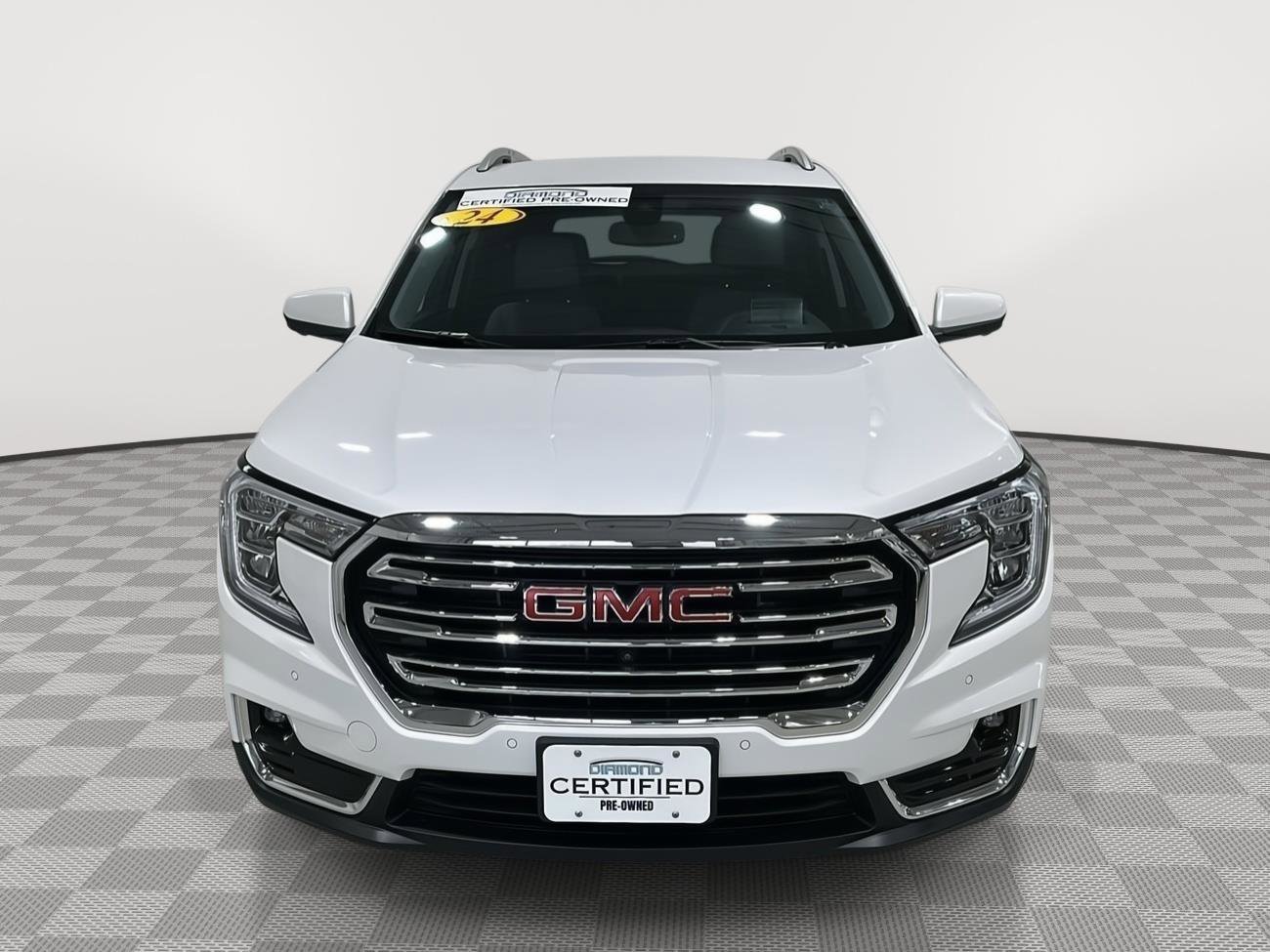 Used 2024 GMC Terrain SLT w/ Tech Package image 8