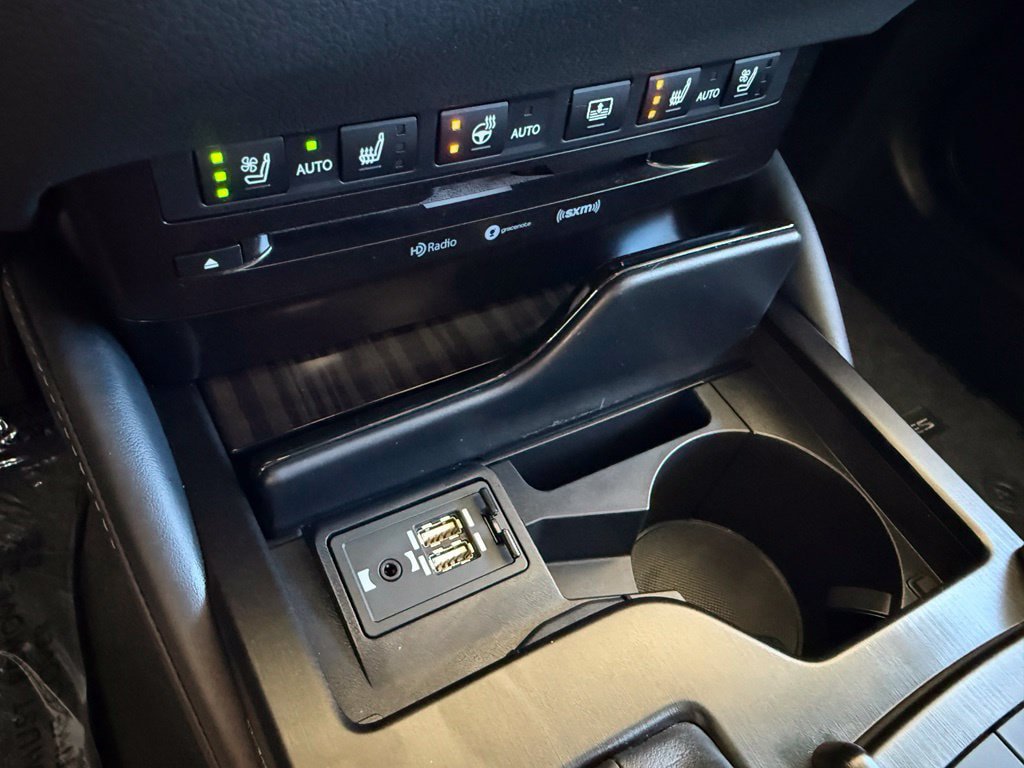 Used 2019 Lexus ES 300h w/ Accessory Package FWD image 23