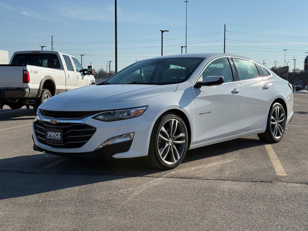 Used 2024 Chevrolet Malibu LT image 1