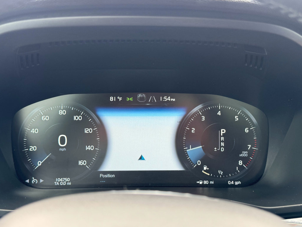 Used 2019 Volvo XC60 T5 Momentum w/ Multimedia Package AWD/4WD image 17