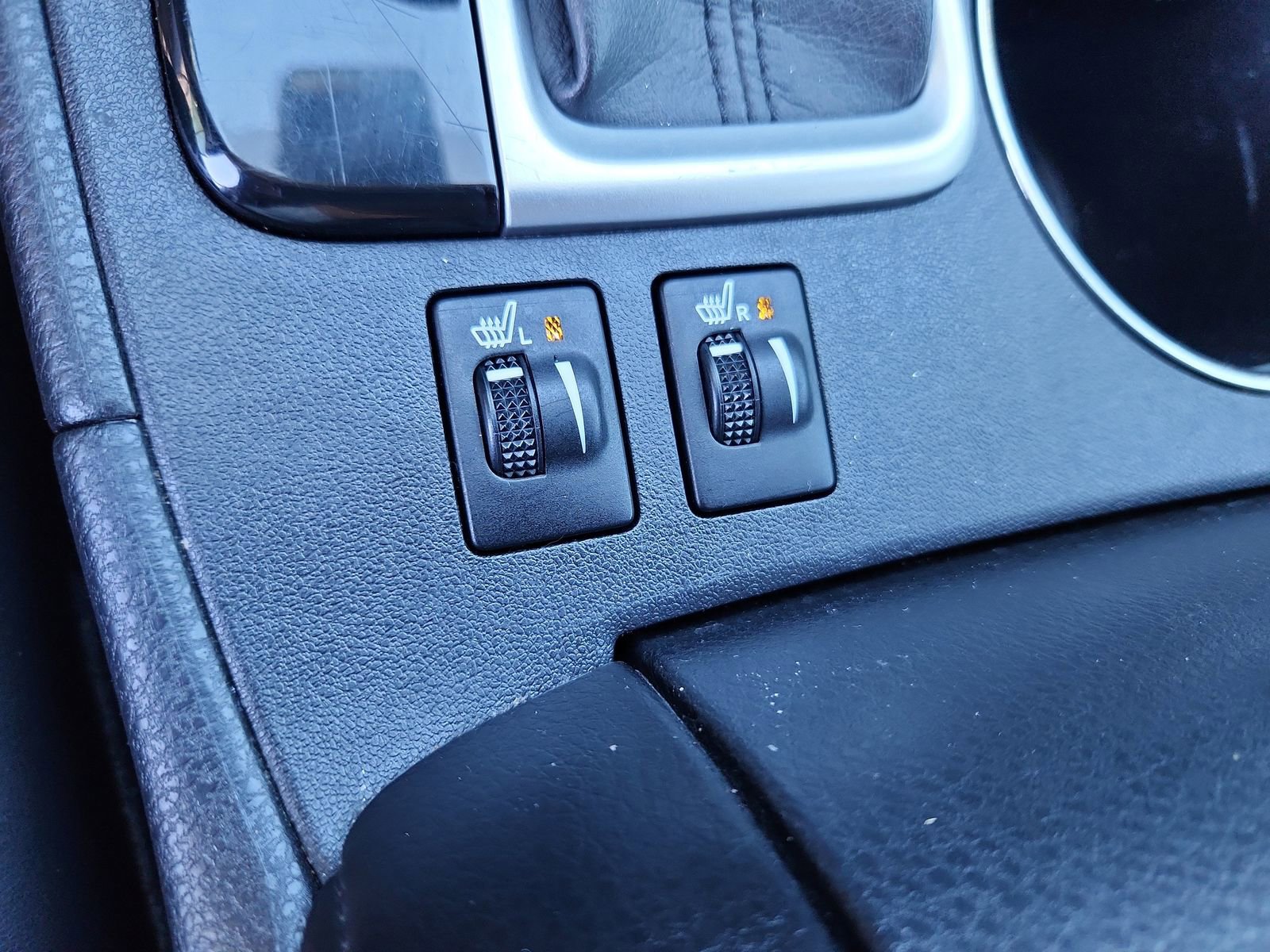 Used 2017 Toyota Highlander XLE w/ Carpet Mat Package image 23