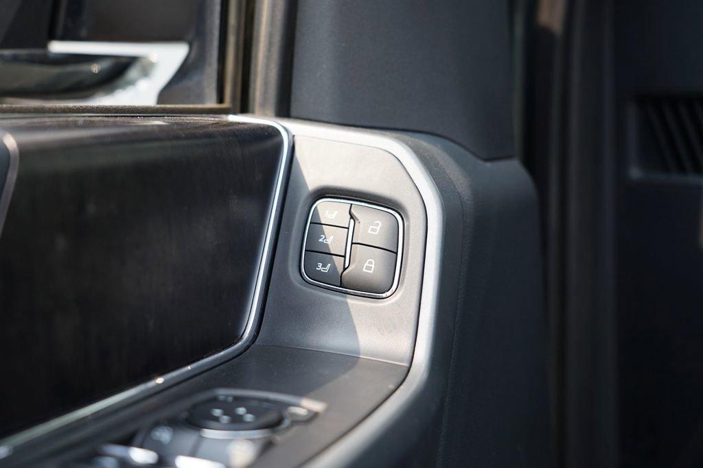 Used 2021 Ford F150 Lariat image 16