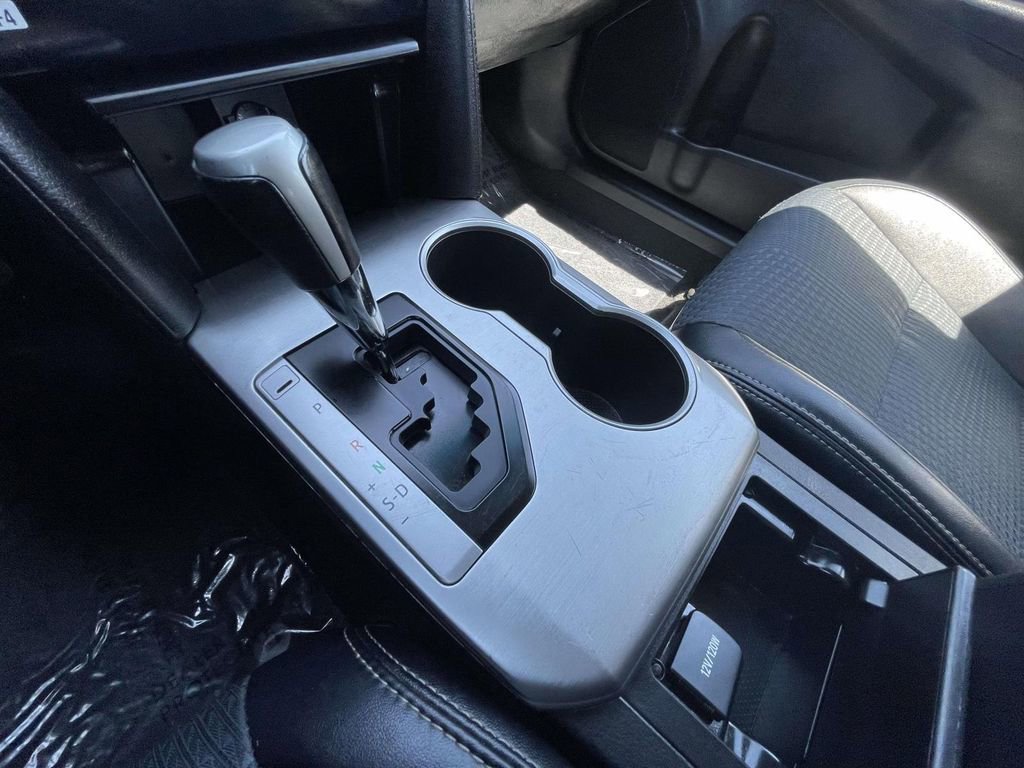 Used 2014 Toyota Camry SE image 39