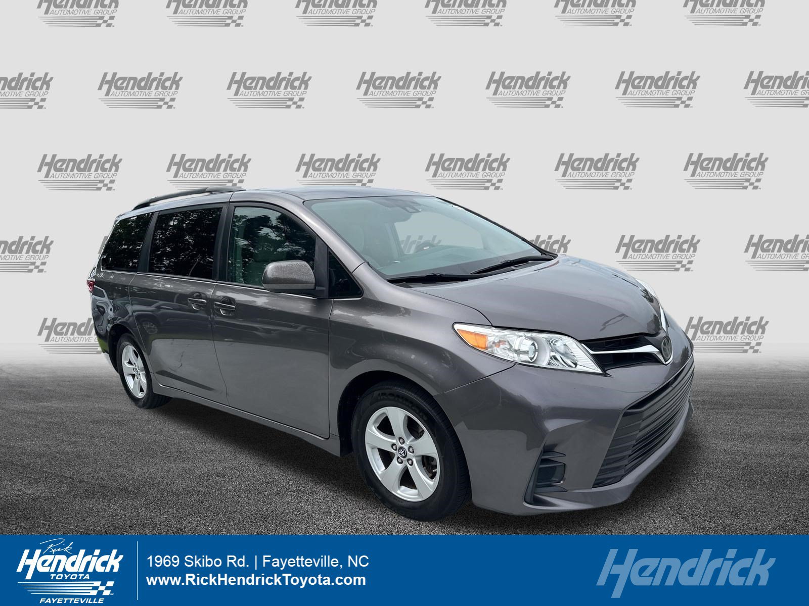 Used 2018 Toyota Sienna LE