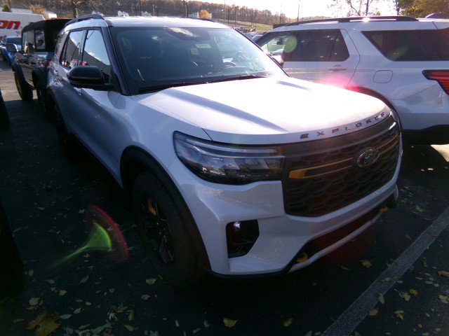 New 2026 Ford Explorer Tremor image 3