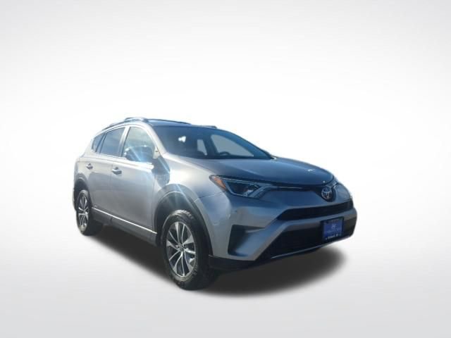 Used 2018 Toyota RAV4 LE image 4