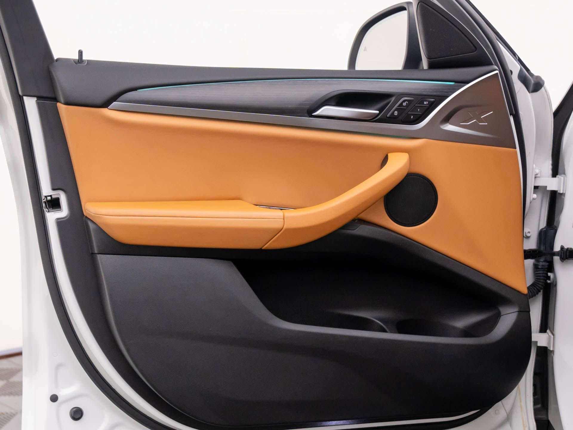 Used 2022 BMW X4 xDrive30i w/ Premium Package image 14