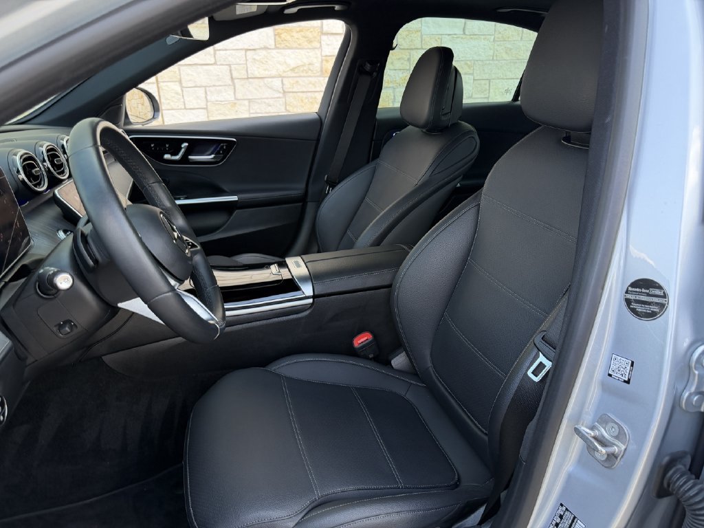 Used 2025 Mercedes-Benz C 300 Sedan image 23