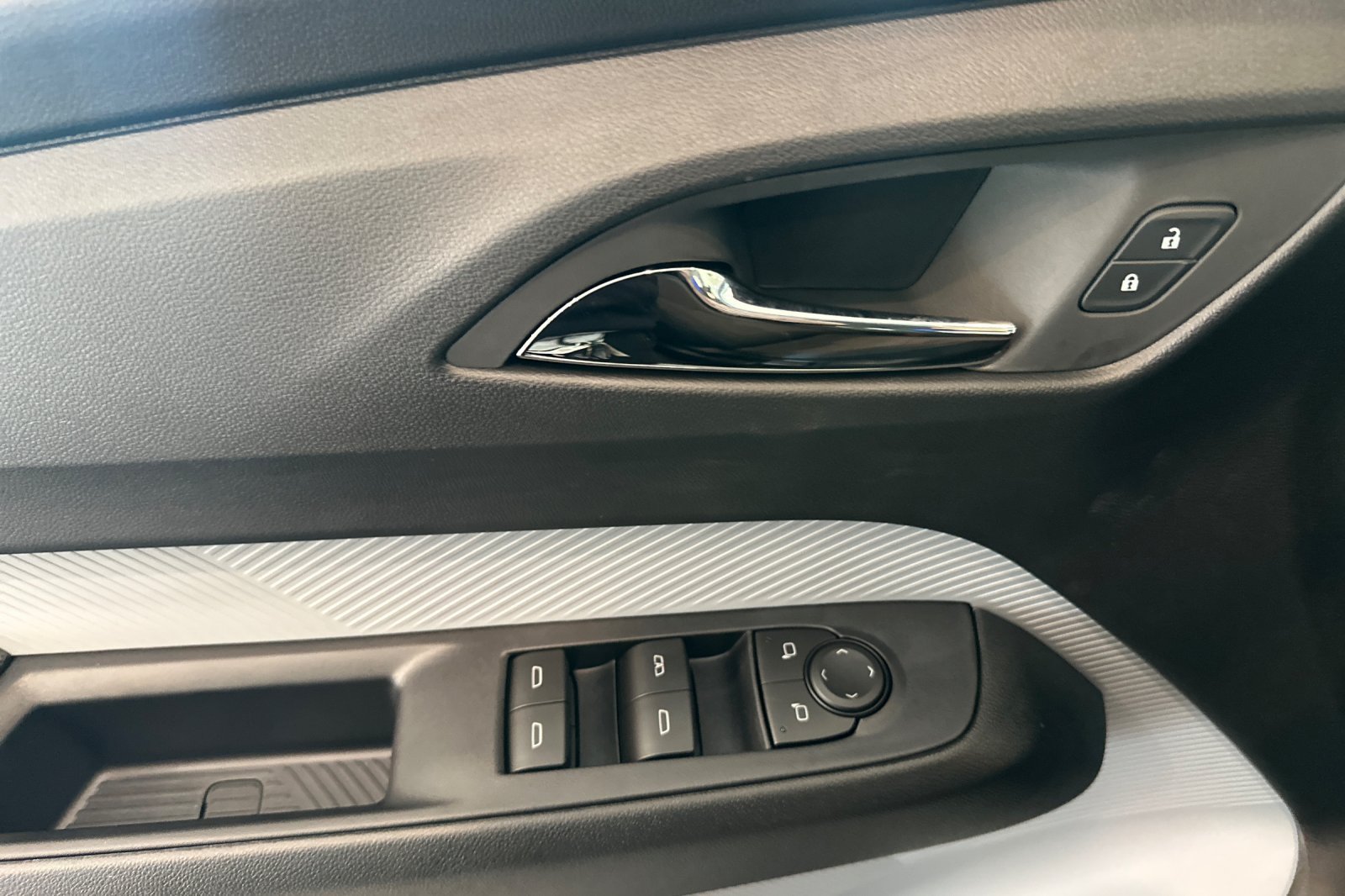 New 2027 Chevrolet Bolt LT FWD image 9