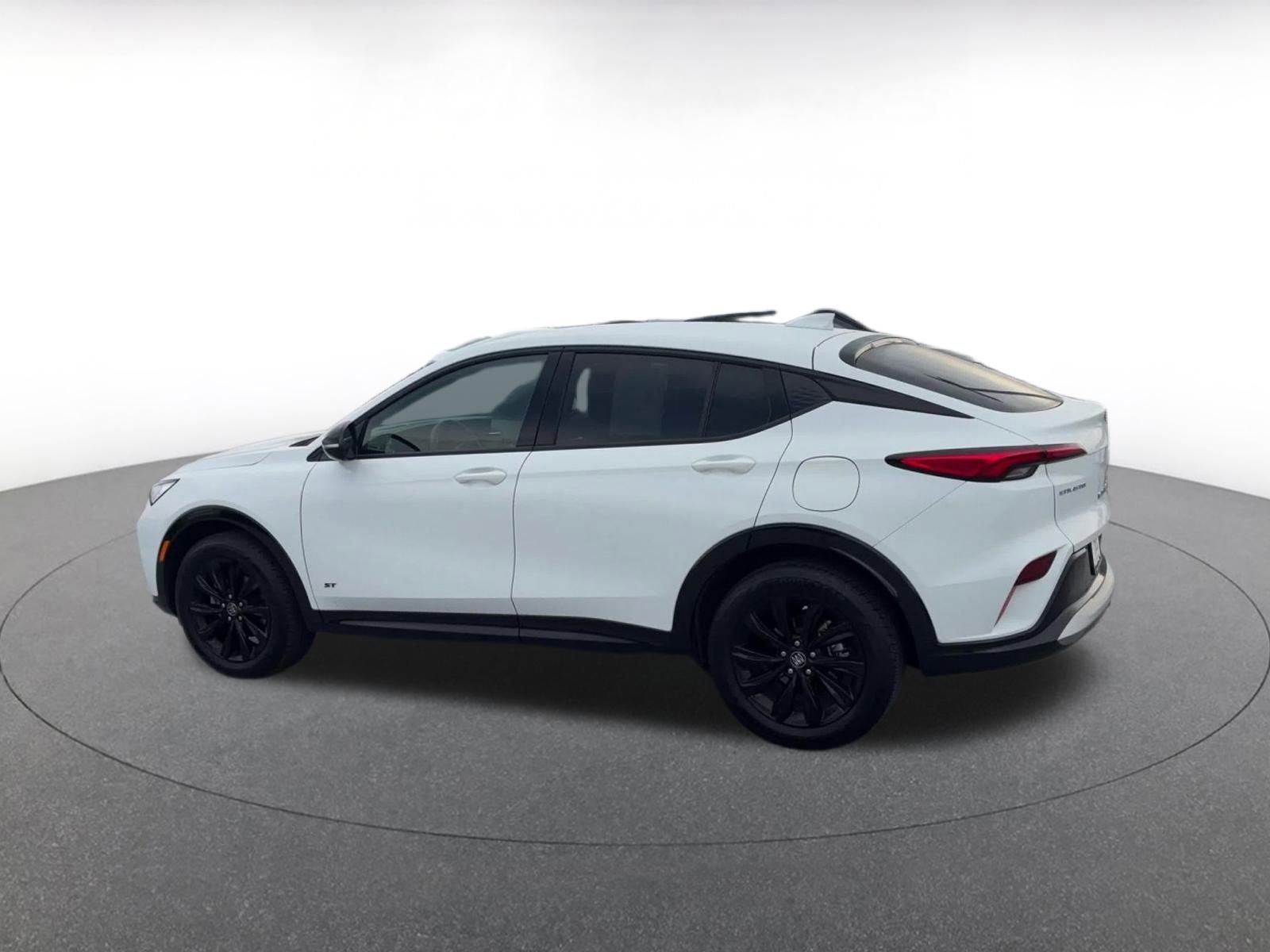 Used 2025 Buick Envista Sport Touring image 10