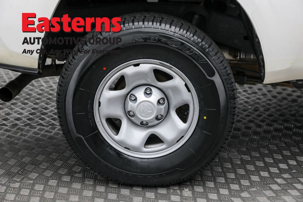 Used 2022 Toyota Tacoma SR w/ SR Convenience Package image 28