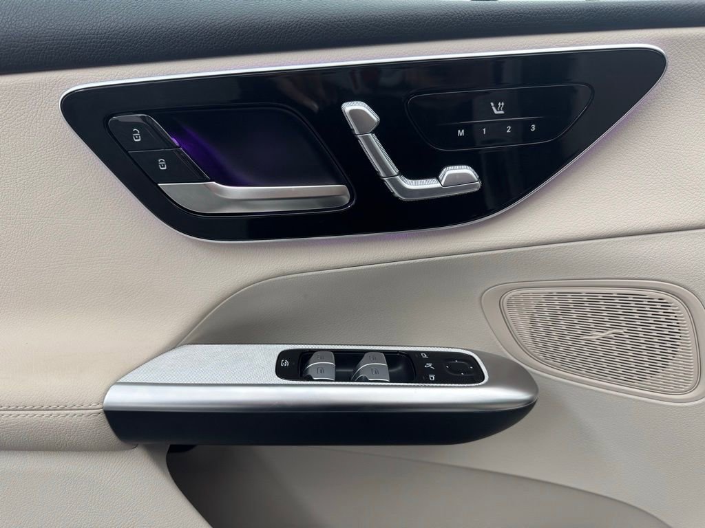 Used 2025 Mercedes-Benz GLC 300 4MATIC image 18