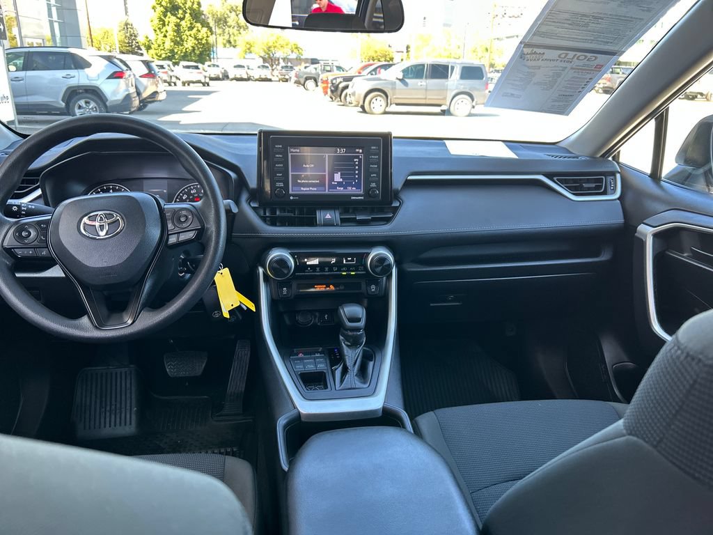 Certified 2022 Toyota RAV4 LE AWD/4WD image 13