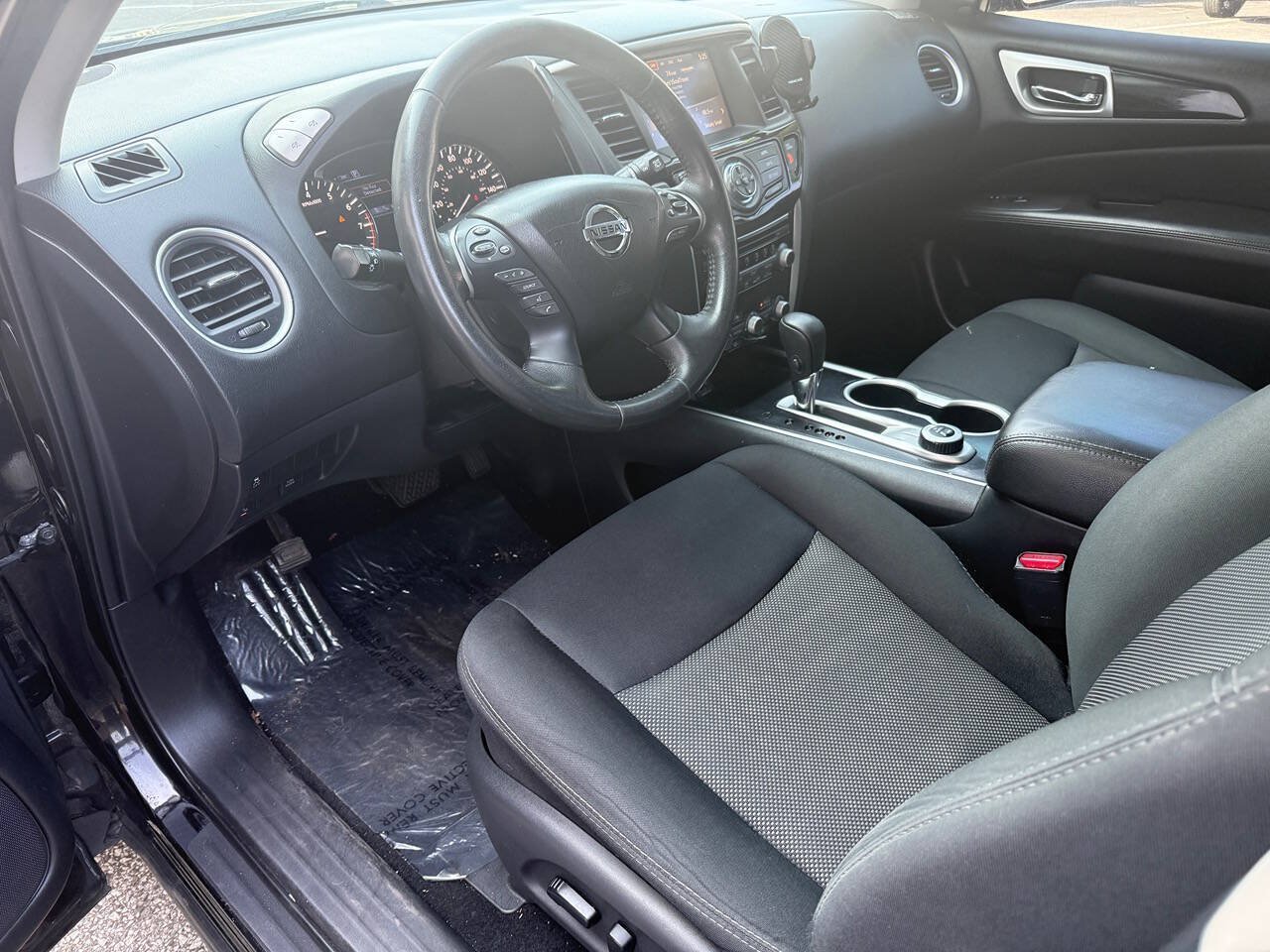 Used 2019 Nissan Pathfinder SV AWD/4WD image 3