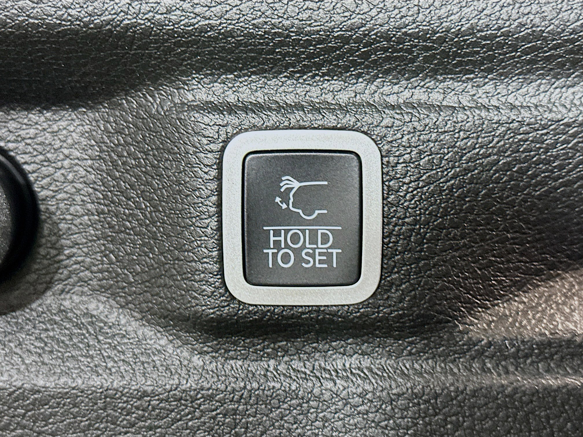 Used 2022 Jeep Grand Cherokee L Laredo w/ Luxury Tech Group I image 30