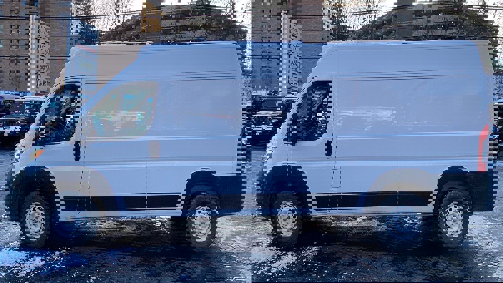 Used 2025 RAM ProMaster 2500 w/ Storage Group image 4