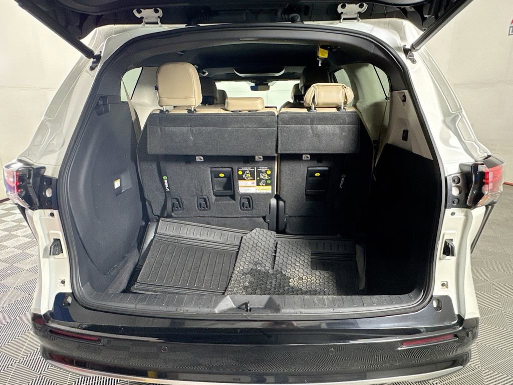 Used 2021 Toyota Sienna Limited image 28