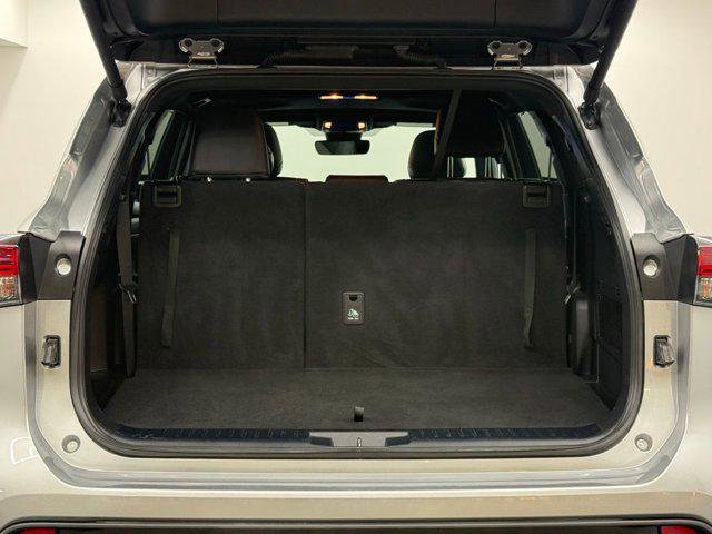 Certified 2024 Toyota Highlander XSE image 11