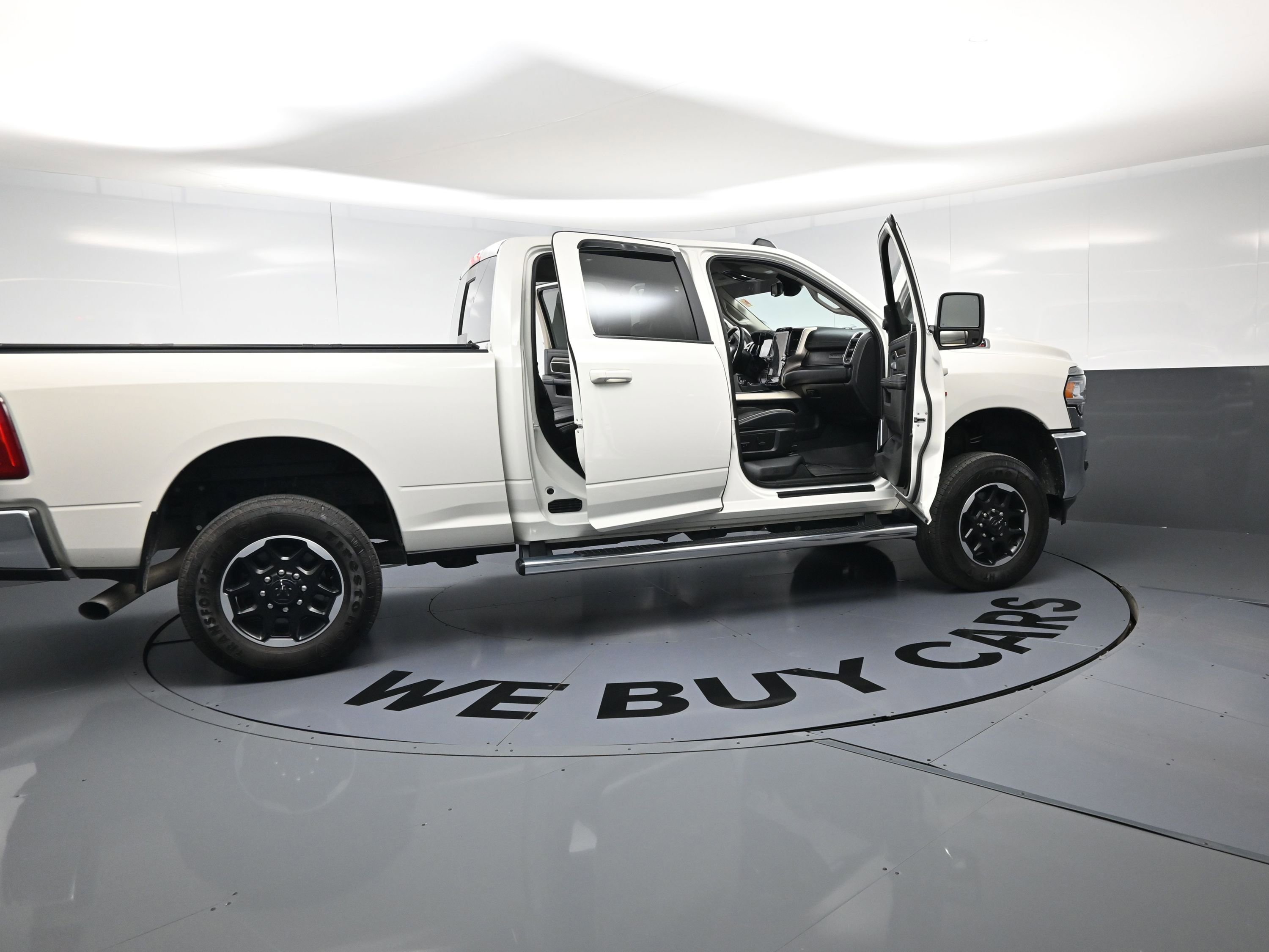 Used 2024 RAM 2500 Laramie AWD/4WD image 24