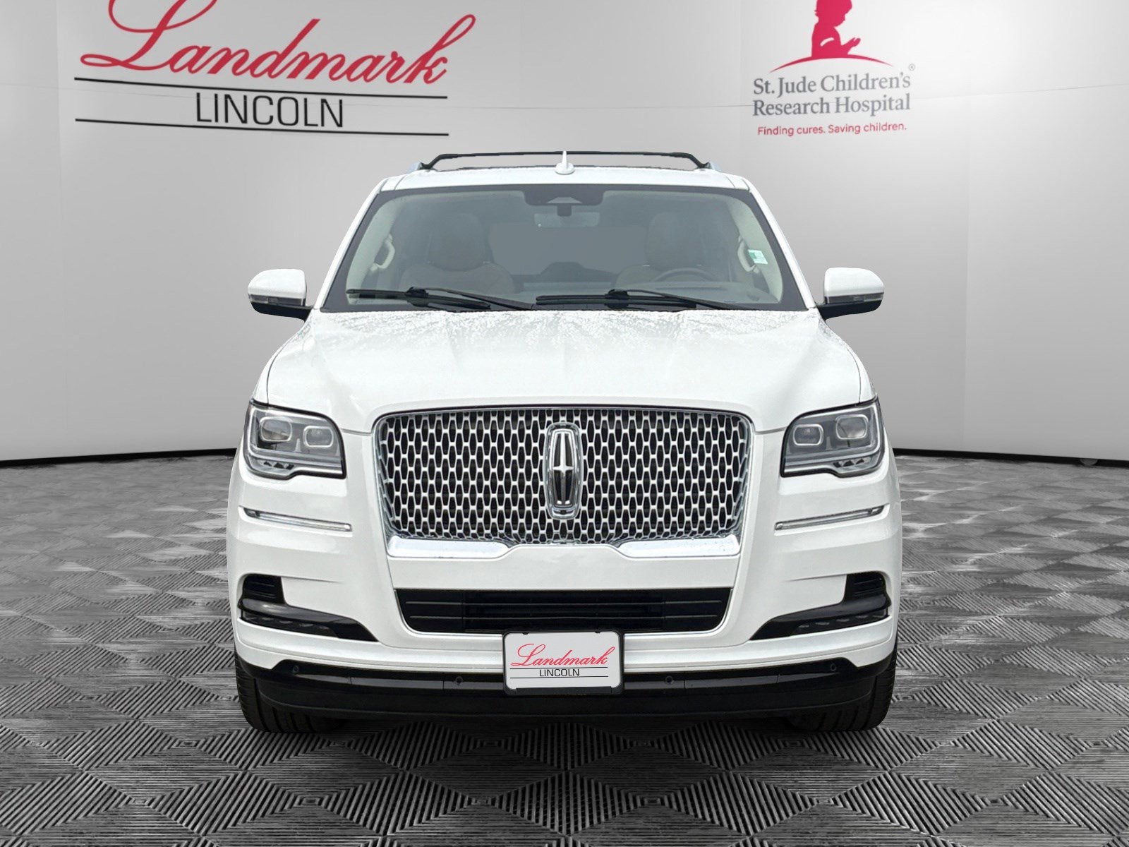 Certified 2023 Lincoln Navigator Reserve AWD/4WD image 8