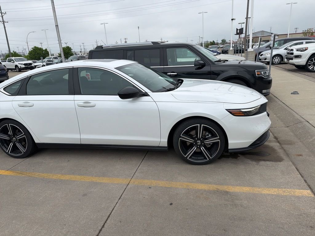Used 2023 Honda Accord Sport image 5
