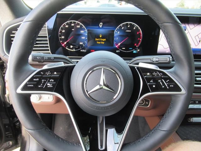 Used 2025 Mercedes-Benz GLS 450 4MATIC image 23