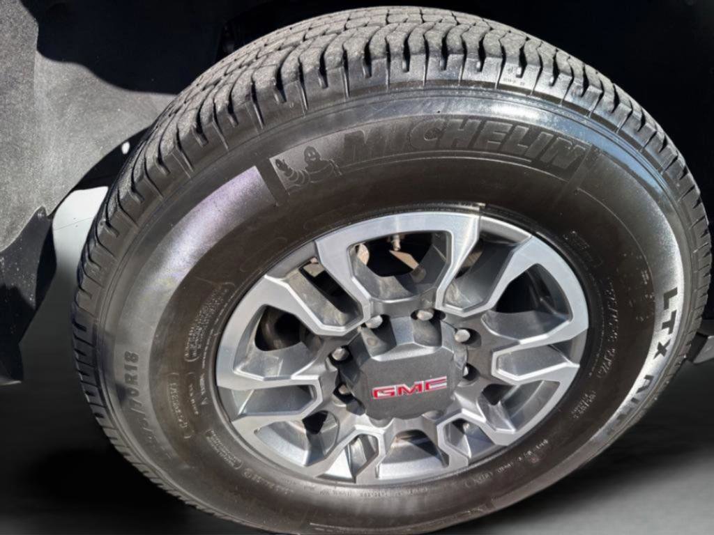 Used 2024 GMC Sierra 2500 SLT w/ SLT Premium Package image 25